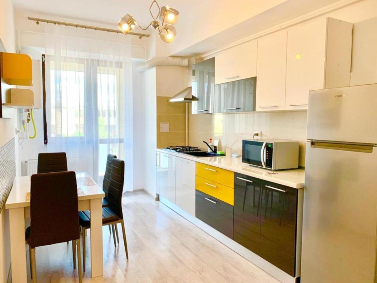 יאשי Karina New Flat Near Palas Mall מראה חיצוני תמונה